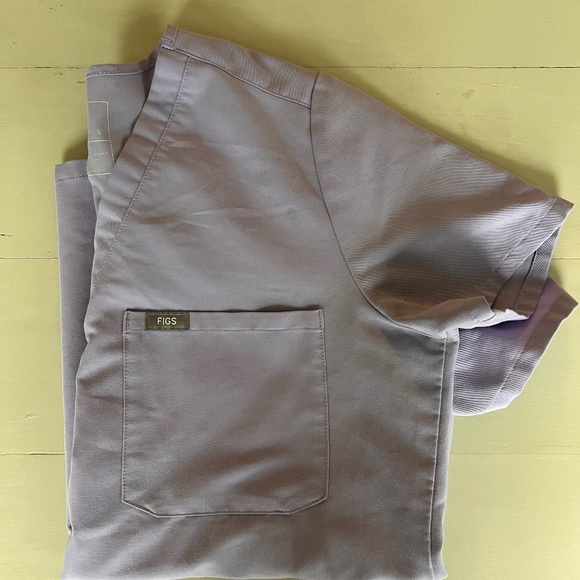 Light Purple Figs Scrubs - Picture 1 of 2